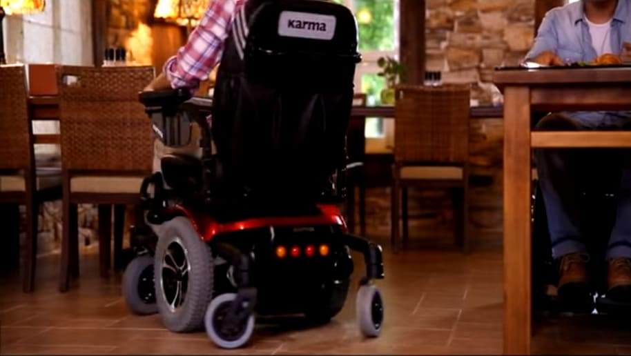 電動輪椅的三個關鍵尺寸：車寬、迴轉半徑、座高