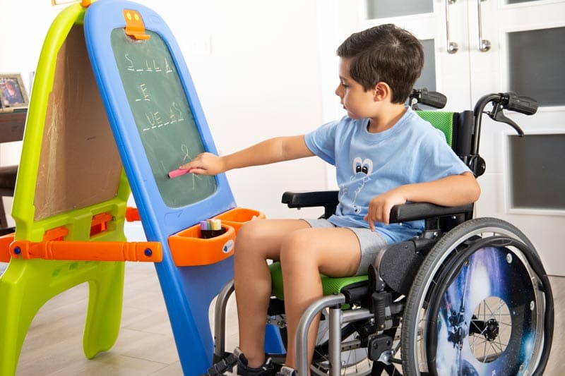兒童輪椅與成人輪椅有什麼差別？