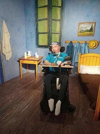 在有了客製電動輪椅後，俊欽的生活變得自由、更加充實 使用者故事